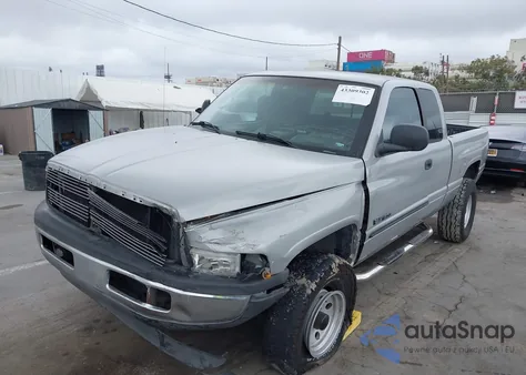 2001 Dodge Ram 1500 St из США, поврежденный, VIN 1B7HC13Y81J558062
